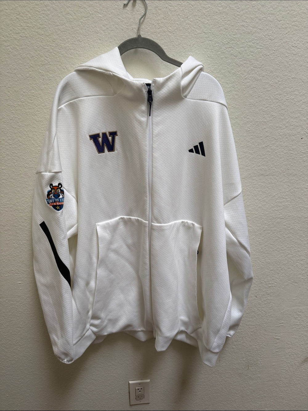 NWOT Adidas University of Washington  Hooded Zip-Up Jacket